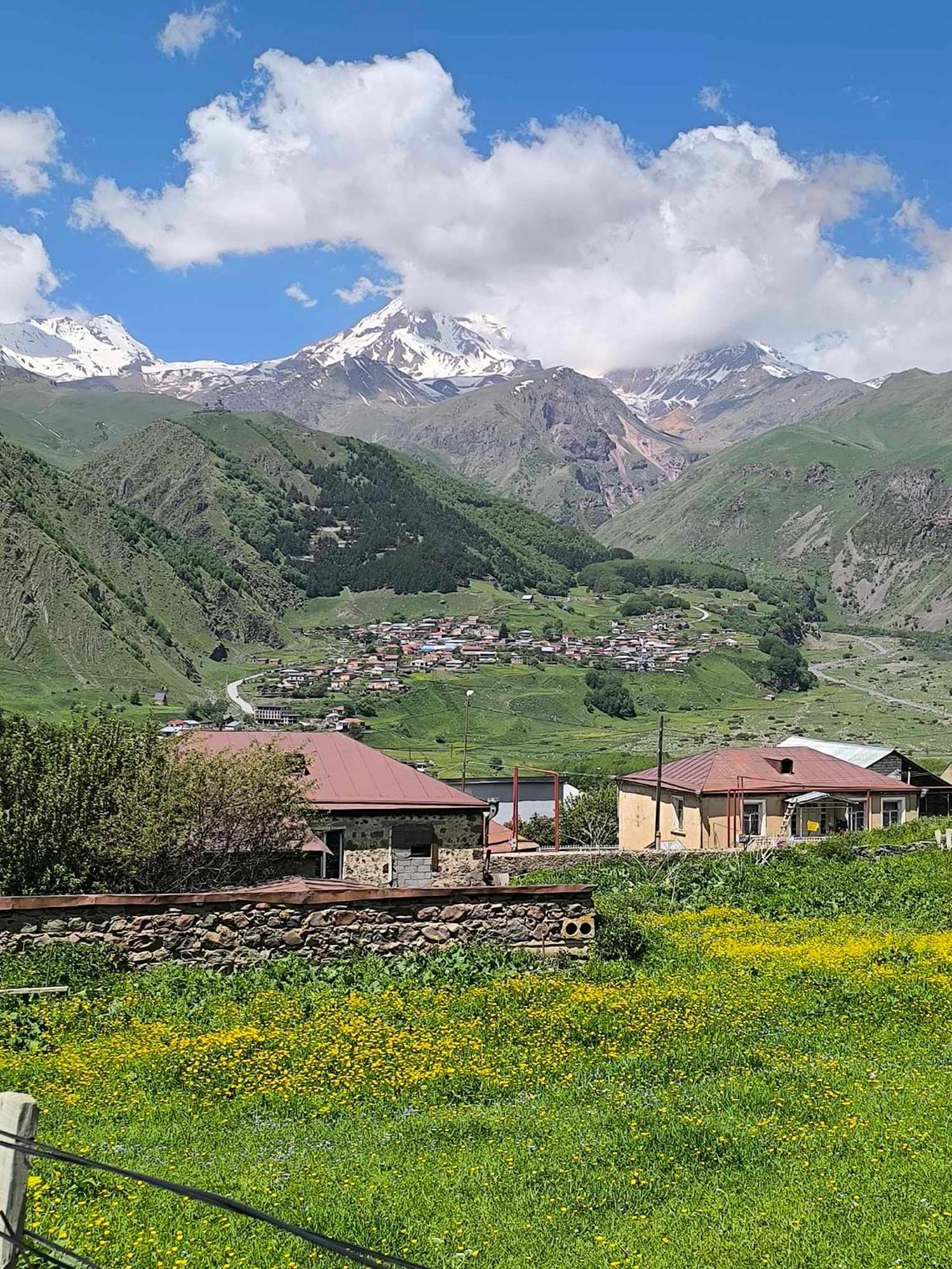 Guesthouse Relax In Kazbegi Exterior foto
